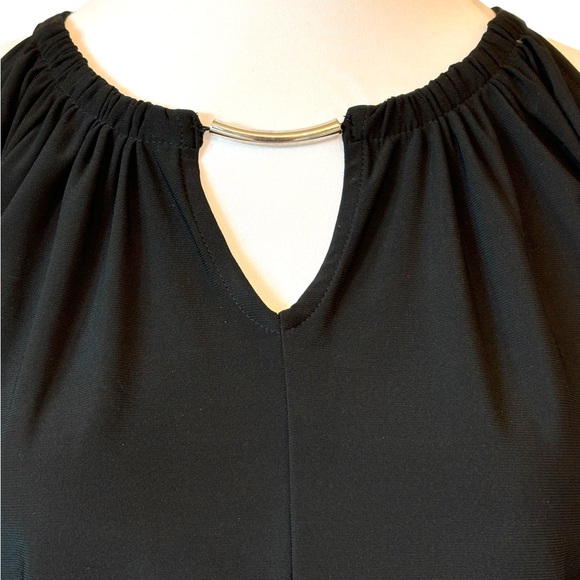 White House Black market Cold Shoulder Key Hole Top - Picture 2 of 4